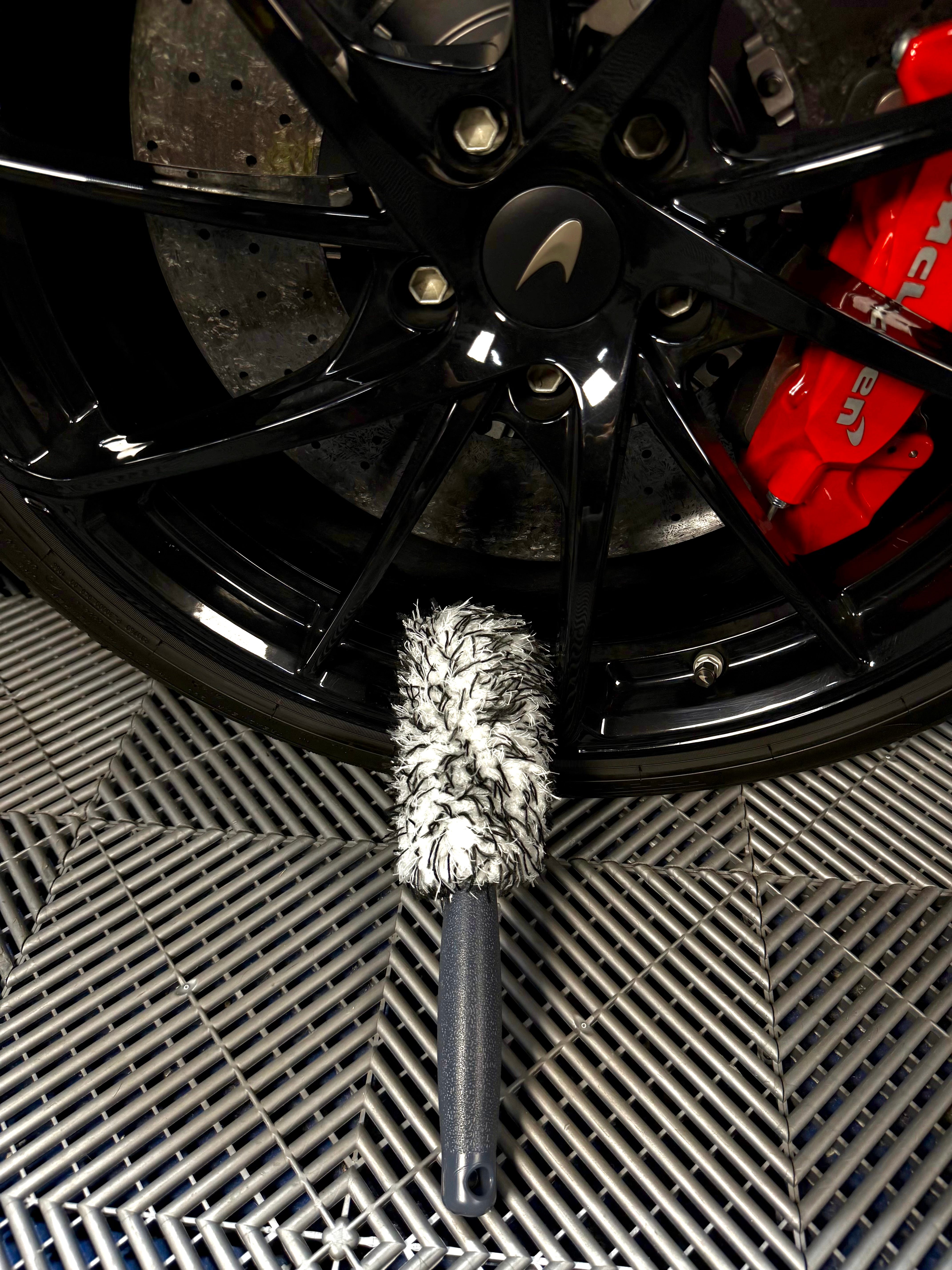 Lux Wheel Brush